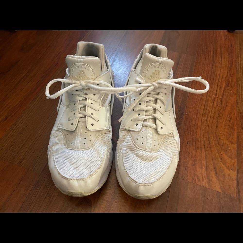 women’s nike huarache sneakers